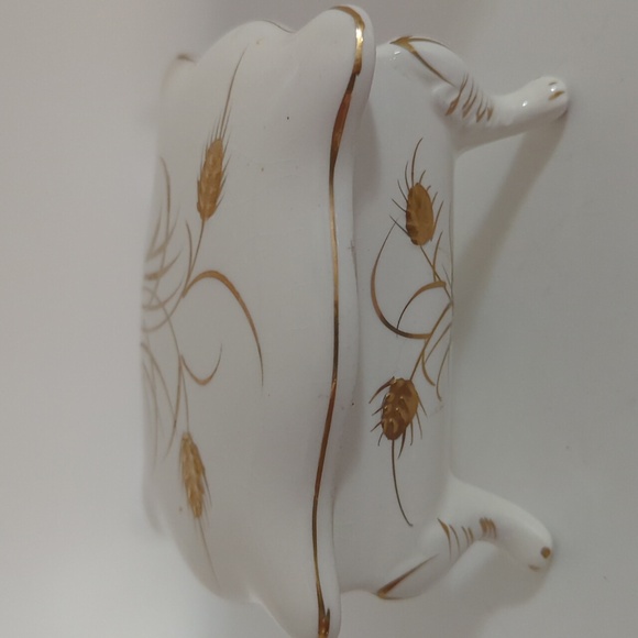 Rare Vintage Wheat Royal Sealy 4 footed Cigarette/ Trinket box. - Picture 5 of 12